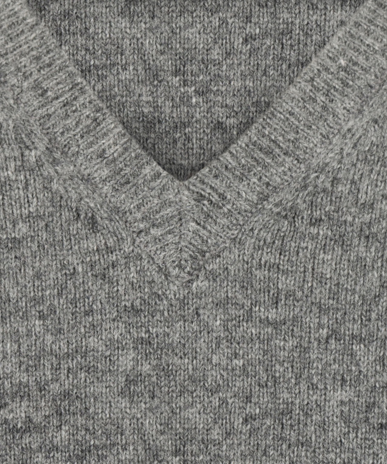 Classic Lambswool v-neck sweater | Grey