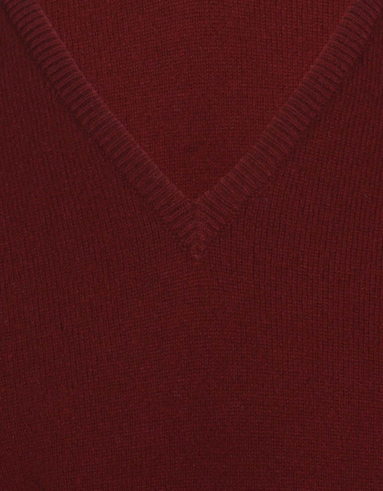William Lockie V-neck Lambswool Pullover | Bordeaux