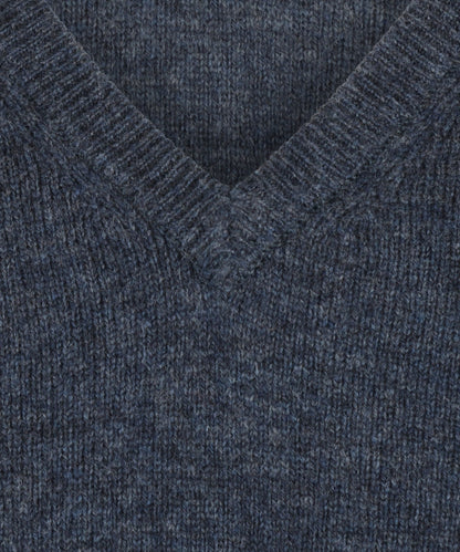 Klassischer Lammwollpullover mit V-Ausschnitt | Denimblau