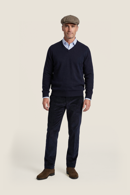 Klassischer Lammwollpullover mit V-Ausschnitt | Marineblau