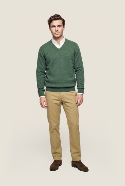 Klassischer Lammwollpullover mit V-Ausschnitt | Grün